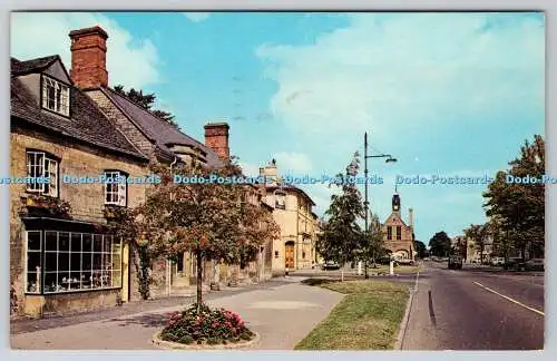 R742571 Moreton in Marsh Fosse Way und Redesdale Hall Plastichrome W R Bawden