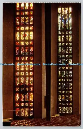 R743266 Coventry Cathedral Zwei der zehnschiffigen Fenster Cotman Color Jarrold