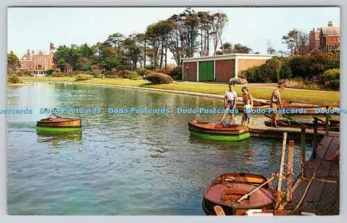 R738598 Littlehampton Mewsbrook Park Bootfahren Lake Plastichrome Farbbild Pub