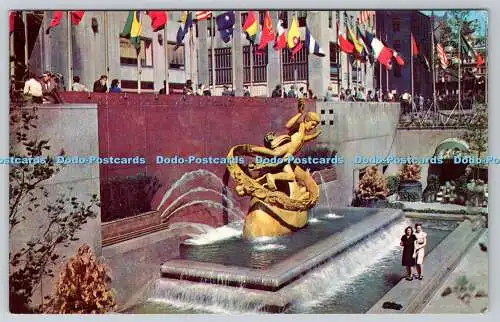 R746665 Prometheus-Statue auf der Plaza of Rockefeller Center Manhattan P