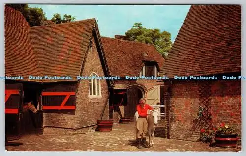 R743757 Horse Britain Countryside The Stable Yard J Salmon Ltd Sevenoaks 1972