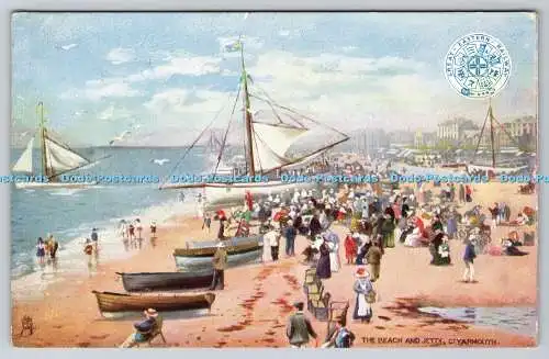 R747301 Gt Yarmouth The Beach and Jetty Tuck The G E R Series of Picture Post Ca