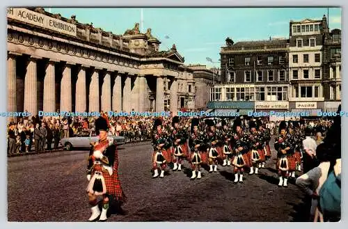 R745110 Pfeifen und Trommeln in Edinburgh Photo Precision Limited International Colou