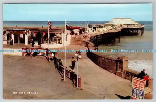 R745323 Cromer The Pier J Salmon Ltd Cameracolour