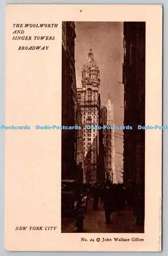 R745943 New York City The Woolworth and Signer Towers Broadway Bildkarte Co