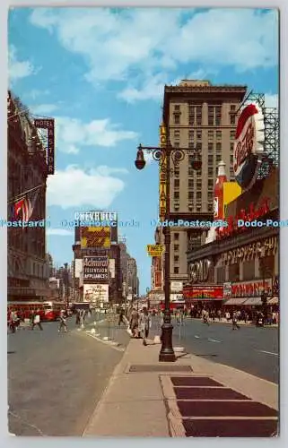 R745948 New York Times Square Crossroads of the World Alfred Mainzer 1962