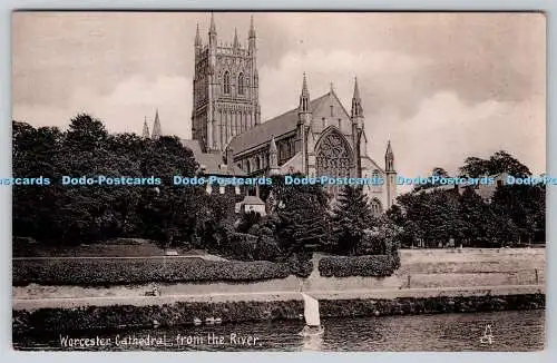 R748054 Worcester Cathedral From The River Tuck Silverette 1886