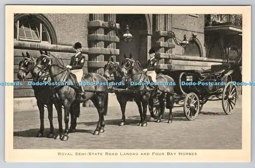 R749524 Royal Semi State Road Landau and Four Bay Horses Buckingham Palace The R