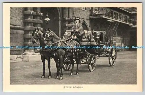 R749683 Buckingham Palace The Royal Mews State Landau Raphael Tuck and Sons Ltd