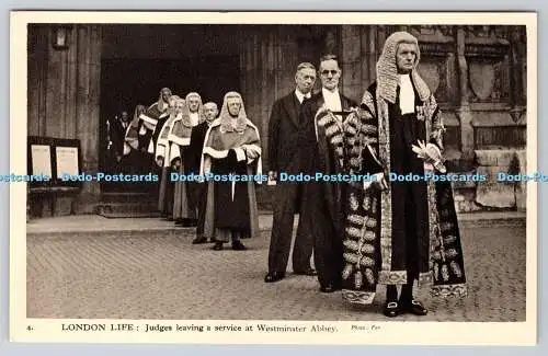 R751899 Londoner Richter auf Lebenszeit verlassen einen Dienst in der Westminster Abbey Charles Skilto