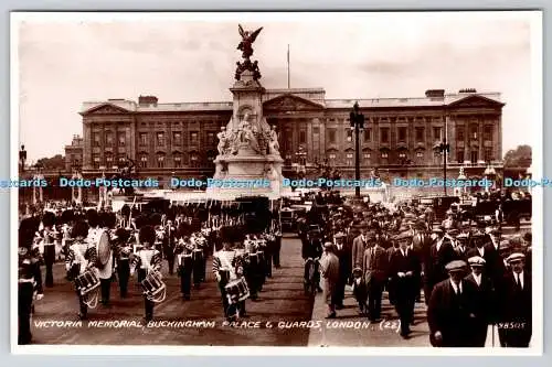 R754638 London Victoria Memorial Buckingham Palace and Guards Valentine and Sons