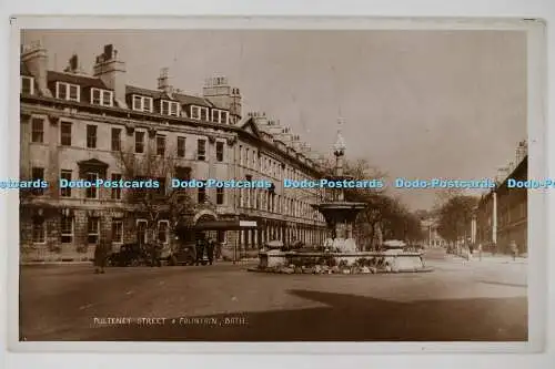 C026415 Bath Pulteney Street and Fountain The R A Postkarten London RP