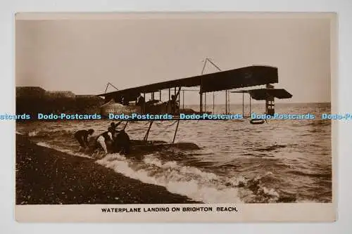 C026498 Wasserflugzeug landet am Brighton Beach The Brighton Palace Serie Nr. XVIII