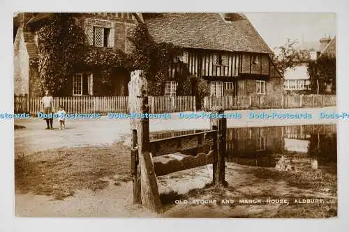 C026986 Aldbury Old Stocks and Manor House