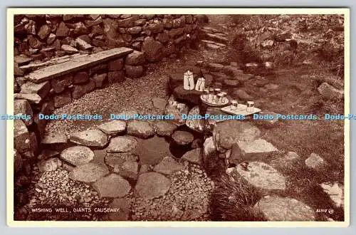 R755127 Giants Causeway Wishing Well Valentine and Sons Ltd Fototyp