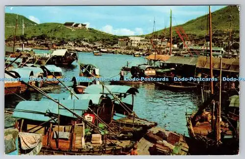 R762007 Hong Kong View of Aberdeen Harbour Swindon Book Company K P Yuen