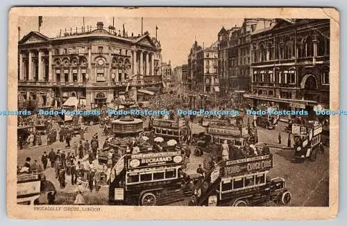 R762139 London Piccadilly Circus 1924