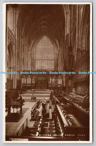 R756518 York The Minster Choir Stalls Drehfoto RP