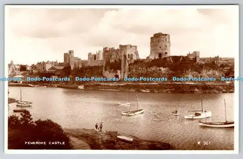 R762760 Pembroke Castle Valentine RP