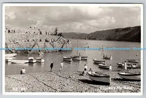 R758131 Clovelly Harbour Postkarte 1966