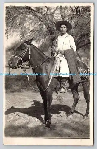 R758974 Mann auf dem Pferd Postkarte