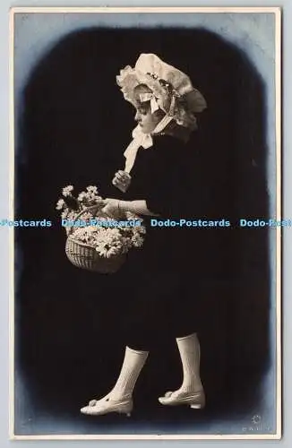 R759122 Junge Frau mit Blumen im Korb Rotary Photo Illusion Serie