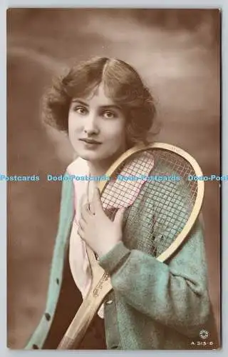 R759206 Junge Frau mit Tennisschläger British Beauty Rotary Photo RP