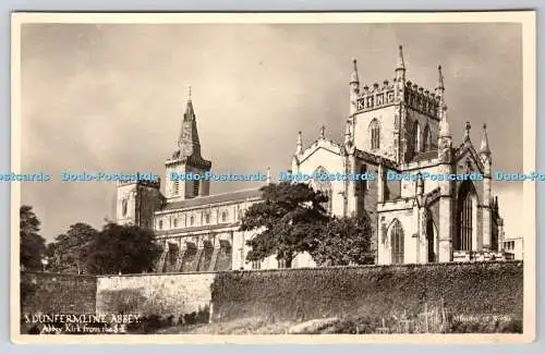 R763221 Dunfermline Abbey Abbey Kirk vom S E Ministry of Works RP