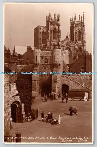 R765741 York Bootham Bar und Queen Margaret Gateway E L Scrivens RP