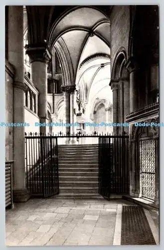 R766064 Canterbury Cathedral The Pilgrims Steps Raphael Tuck and Sons Ltd Serie