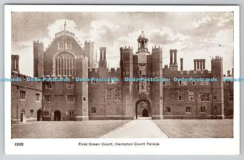 R766828 Hampton Court Palace First Green Court Gale and Polden Ltd