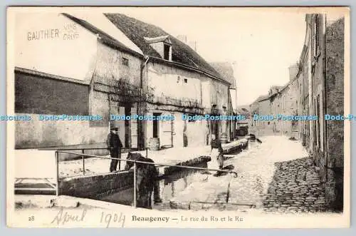 R769685 Beaugency La Rue du Ru et le Ru 1904