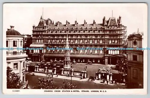 R769288 London Charing Cross Station and Hotel Strand W H S Kingsway Echtfoto