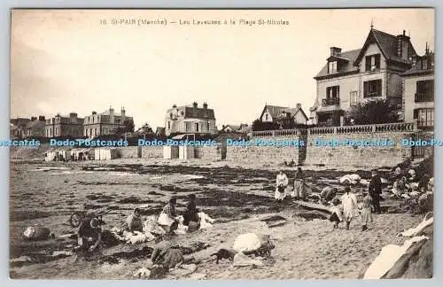 R769405 St Paar Manche Les Laveuses a la Plage St Nicolas