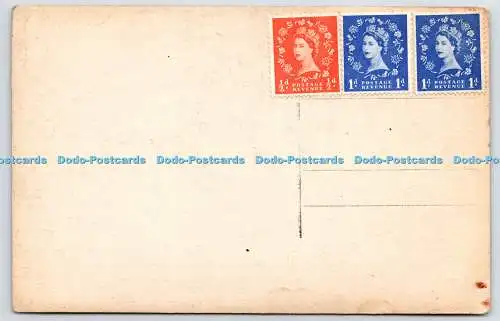 R770678 Junge Frau mit Blumen Portrait