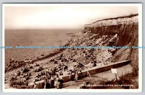 R770738 Hunstanton The Beach and Cliffs H Coates and Sons Nene Serie RP 1959