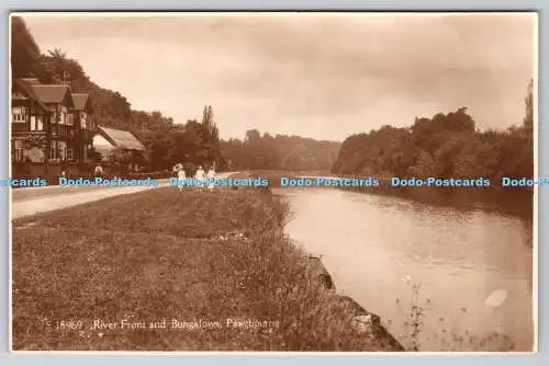 R772782 Pangbourne River Front and Bungalows W H S Kingsway Echtfotoserie