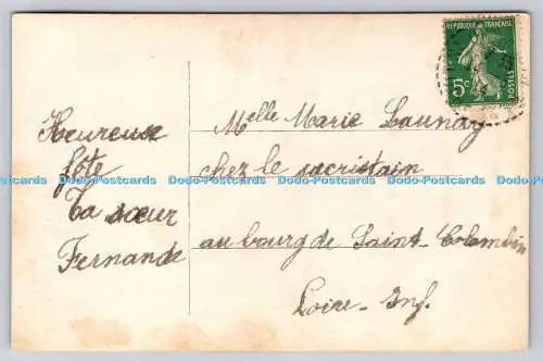 R773165 Bonne Fete Mädchen mit Blumen Postkarte