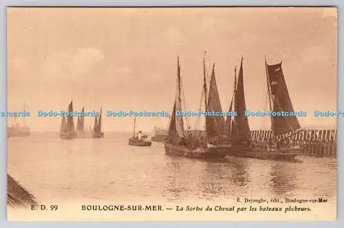 R776690 Boulogne Sur Mer La Sortie du Chenal Par les Bateaux Pecheurs E Dejonghe