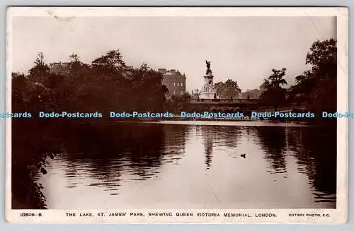 R776767 London The lake St James Park Shewing Queen Victoria Memorial Rotary Pho