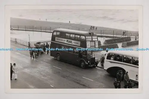 C027502 Bus. Brighton. HCYC. KGK758. London Transport. S. Clennell. Glade Cottag