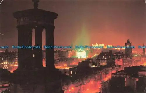 R677276 Edinburgh von Calton Hill bei Nacht. 1973