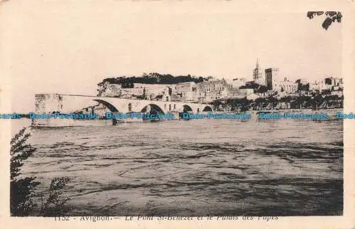 R676775 Avignon. Le Pont St. Benezet et le Palais des Papes. La Cigogne