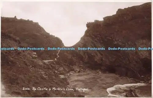 R687828 Tintagel. Das Schloss und die Merlin-Höhle. E. A. Sweetman. RP