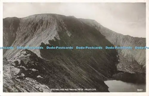 R688858 Reitkante rot getarnt und Spitze von Hellvellyn. G. P. Abraham