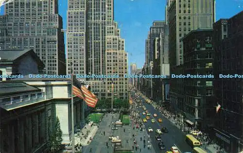 R581167 Blick auf die Fifth Avenue von der N Y Public Library Manhattan Post Card Pub