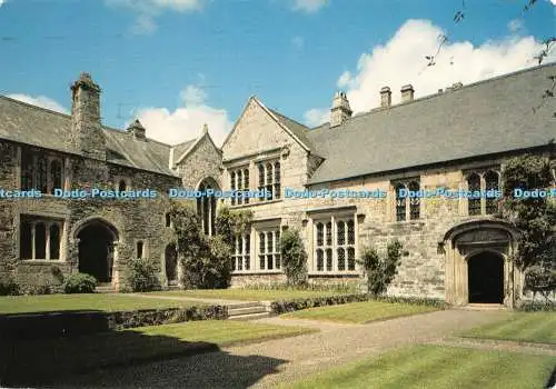 D120280 Cotehele House in der Nähe von Callington Cornwall Main Court mit Blick nach Nordwesten Na