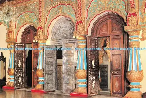 D123498 Schnitzerei und Intarsien Maharadschas Palast Mysore Archäologie und Museen Markt