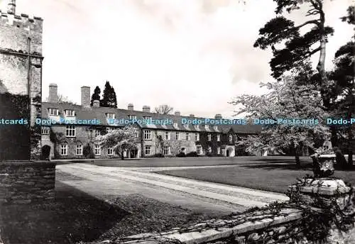 D126884 Dartington Hall Gardens Courtyard and Barton Wing Chaplin Jones RP