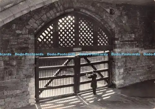 D130299 Tower of London Traitors Gate Ministry of Works Crown